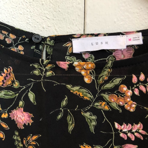 Bell sleeved floral top - Picture 3 of 5